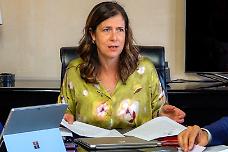 In Sardegna la maggioranza fa quadrato su Todde, la governatrice: «Sono legittimata ad andare avanti»