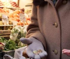 Arriva il Reddito di emergenza per le famiglie in difficoltà, ecco chi può beneficiarne