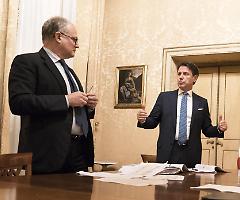 Avviso di garanzia a Conte e ad altri ministri su pandemia e violazioni di diritti civili. Chigi: «Atto dovuto, accuse infondate»