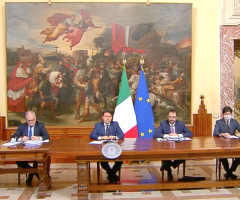 Via al Rilancio di Conte, inclusa la sanatoria migranti per cui la Bellanova piange