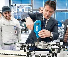 Il prestito da 6 miliardi a FCA agita la politica (soprattutto il PD), il gruppo: soldi per sostenere automotive italiano da 10mila aziende