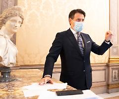 Ecco l'ultima stretta di Conte nel Dpcm che vuole evitare il lockdown