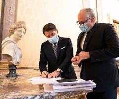 Bufera nella maggioranza di Conte sul Recovery, salta il Consiglio dei Ministri 