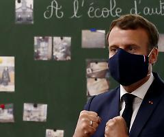 Il Covid non risparmia neppure Macron: il presidente è stato contagiato