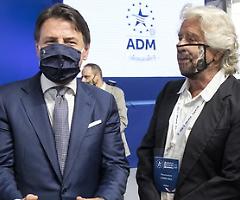 La "bomba" di Grillo dei due mandati tra i piedi di Conte