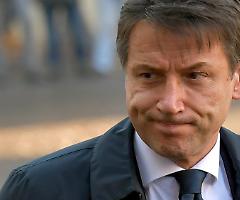 Crisi di governo, la difficile caccia ai "costruttori" che tiene Conte sulle spine