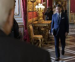 Conte si è dimesso, via alle consultazioni al Quirinale