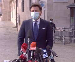 Nessun ostacolo di Conte a Draghi, ma sollecita un governo politico e ai 5 Stelle dice: «Io ci sono»