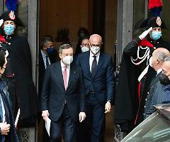 Chiusure, l'Italia divisa sulle fasce: lunedì tocca a Draghi giocare la partita