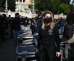 A Roma mille bauli in piazza per far tornare a vivere il mondo dello spettacolo