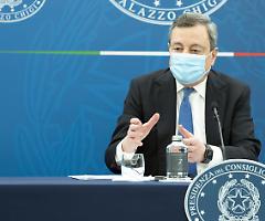 Coprifuoco e pass tra le regioni, polemiche nel Governo Draghi sulle riaperture