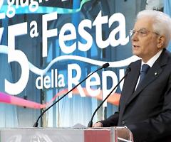 Mattarella affida l'Italia ai giovani