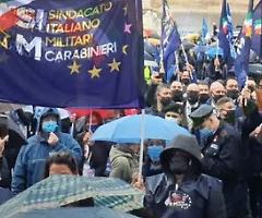 SIM CARABINIERI: SOTTO IL VIMINALE MA CON LE STELLETTE