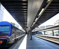 Green pass obbligatorio dal primo settembre per aerei e treni lunga percorrenza