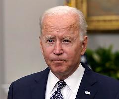 Biden prova a fare l'americano: raid aereo contro l'Isis-K