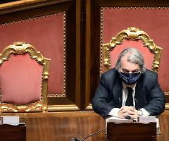 Brunetta in orbita, rapito dagli alieni: "Stiamo salvando l'Italia, godiamo di una congiuntura astrale mai vista"