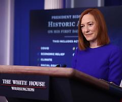 Jen Psaki, portavoce di Biden, contagiata dal Covid: comunque vaccinata, dice di avere sintomi lievi