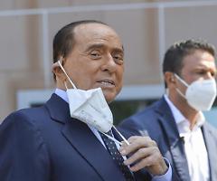 O Berlusconi o morte, Forza Italia frena Draghi al Colle minacciando le elezioni
