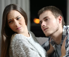 Per la Cassazione anche "rubare" un bacio alla moglie è violenza sessuale