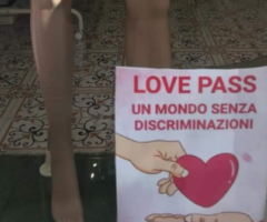 Tra i commercianti del Nord si fa largo "Love pass" contro il pass dell'odio di Draghi
