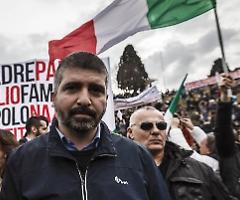 Di Stefano lancia 'Exit', il movimento contro la deriva sanitaria e del controllo 
