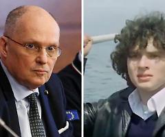 Ricciardi, ex attore, consigliere di Speranza: «Quarta dose per tutti». Cartabellotta: «La scienza dice che non serve». Qui urgono cure