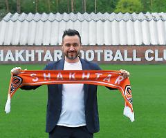 De Zerbi, ex allenatore del Foggia, ora alla guida dello Shakthar Donetsk: «L'ambasciata ci aveva consigliato di tornare a casa»
