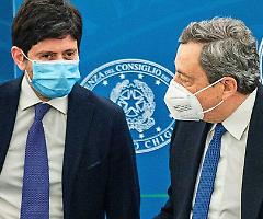 Draghi e Speranza potrebbero pagarla cara per il green pass obbligatorio agli over50, parola del giurista Giuliano Scarselli