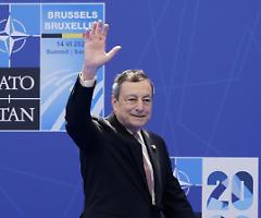 La Camera autorizza Draghi a inviare armi in Ucraina e personale militare alla Nato