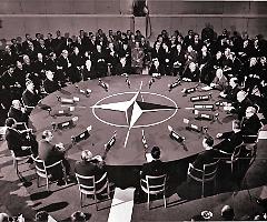 L'Italia e la NATO, dall'adesione a Berlinguer