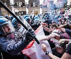 Primo Maggio di manganellate contro i pacifisti a Torino