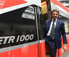 Trenitalia sempre più veloce: accordo con Hitachi Rail, oltre un miliardo di euro per 40 nuovi Frecciarossa