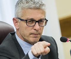 L'ultima di Nicola Morra: «Revocare la nomina di Andreotti a senatore a vita»