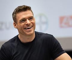 Richard Madden al festival di Giffoni: "Il mio supereroe? Mio padre! Era un vigile del fuoco"