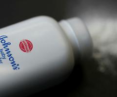 La Johnson and Johnson ritira il suo talco assassino per bambini, a base di amianto