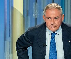 Urso "tarocca" i prezzi della benzina per nascondere i folli aumenti: l'Italia maglia nera in Europa
