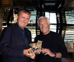 Venezia veste Armani con il Leone d’oro di vetro di Murano