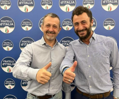 Fratelli d'armi: è bufera sui meloniani Delmastro e Pozzolo per il Capodanno di fuoco a Rosazza, «uno dei borghi esoterici più misteriosi d'Italia»
