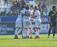 Parma-Venezia 2-1: un incontro da ricordare, tra giocate magistrali e colpi di scena incredibili