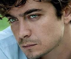 Riccardo Scamarcio: il mosaico di un attore tra arte, famiglia, e amore per la figlia