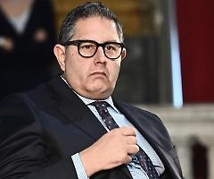 Il caso Toti: un intricato intreccio di finanziamenti e favori
