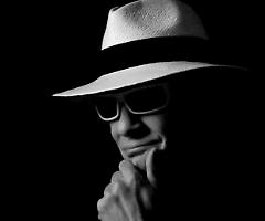 Addio a Pino D'Angiò: icona della disco italiana che ha rivoluzionato la musica