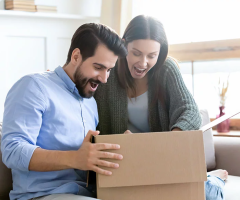 Come spedire un pacco regalo o un pacco da gi&ugrave; a Natale: consigli pratici per far arrivare tutto perfettamente