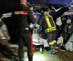Tragedia in Puglia: quattro giovani perdono la vita in un incidente stradale a Taranto