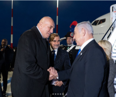 Crosetto: "Netanyahu ha perso ragione e umanità". Conte: "Le chiacchiere stanno a zero. Bloccate accordi e armi e adottate sanzioni"
