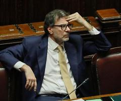 La Manovra spericolata del Governo. Giorgetti: &laquo;Non mi dimetto&raquo;