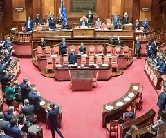 Il taglio delle poltrone non fa diminuire la spesa per i parlamentari