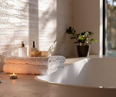 Bagno effetto spa: materiali, luce e dettagli per un ambiente rilassante