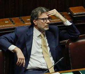 La Manovra spericolata del Governo. Giorgetti: &laquo;Non mi dimetto&raquo;