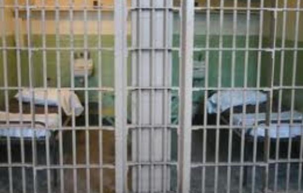 Carcere, il garante: «Cala il sovraffollamento ma non l'emergenza»